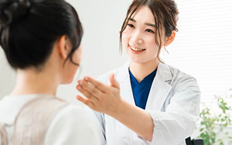 医師による二重整形のカウンセリング