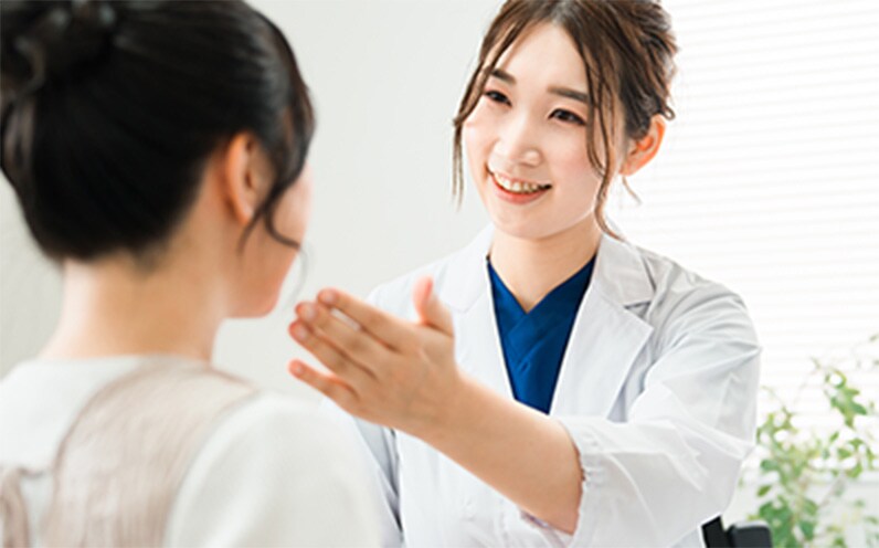 医師による二重整形のカウンセリング