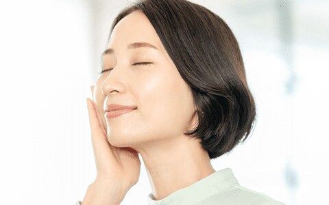 顔・首の皮膚のたるみ引き締め治療とは