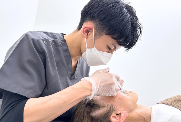 【ヒアルロン酸】ほうれい線を消して、即座にマイナス5歳顔！