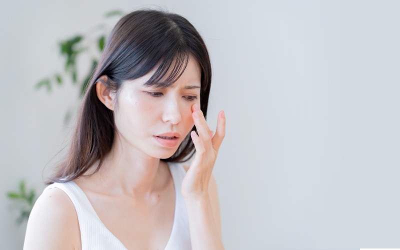 まぶたへの負担が引き起こす「将来のリスク」