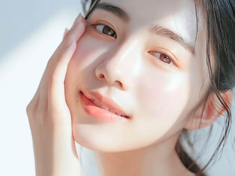 コラーゲンを生成し、内側から押し返すハリ・弾力を