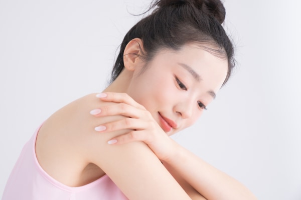 気になるシワを改善し、肌にハリと弾力を与える美容治療
