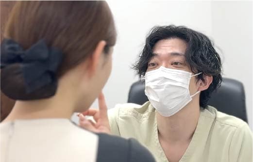原田医師とスタッフ