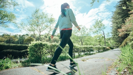 有酸素運動で汗腺を働かせる