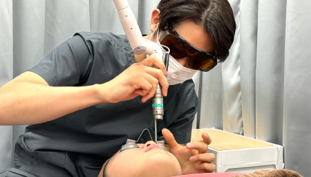 表面だけのシミ治療は逆効果！？繰り返す再発と「色素沈着」の落とし穴