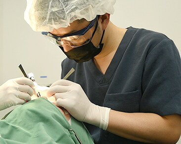 500件以上の施術実績！クマ取りならSBC岡山院の井上院長にお任せください。