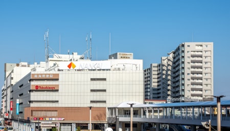 なんばからも好アクセス！継続的な「肌育」を支える立地