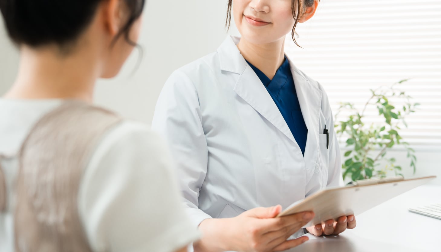 豊富な経験に基づく、一人ひとりに合わせたオーダーメイド注入<br />
