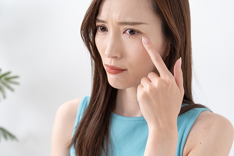 表情ジワを予防＆改善<br />
「シワ取り注射（ボトックス）」