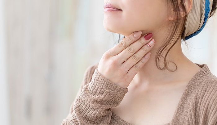 ふとした瞬間の「横顔」や「二重アゴ」にギョッとしていませんか？