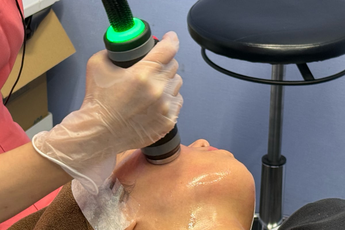 脂肪減少効果と皮膚表面のタイトニング・リフティングが期待できる小顔・痩身治療