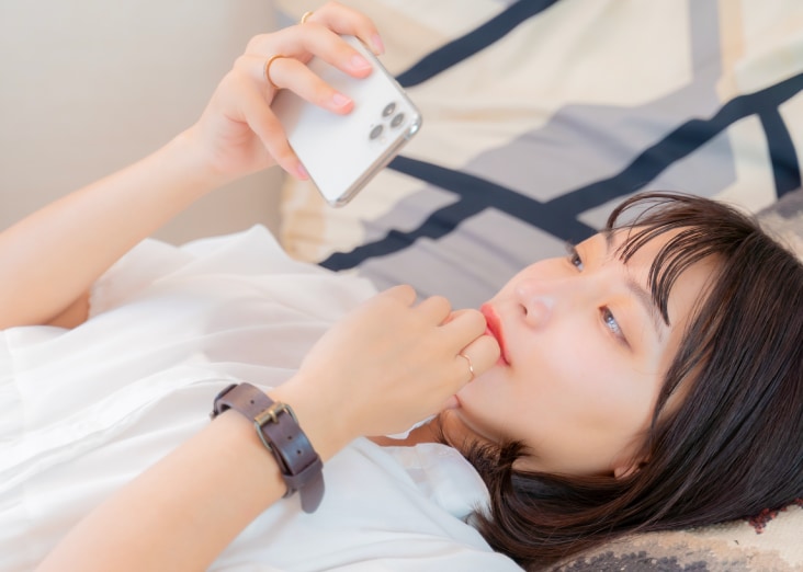 真横になって寝る