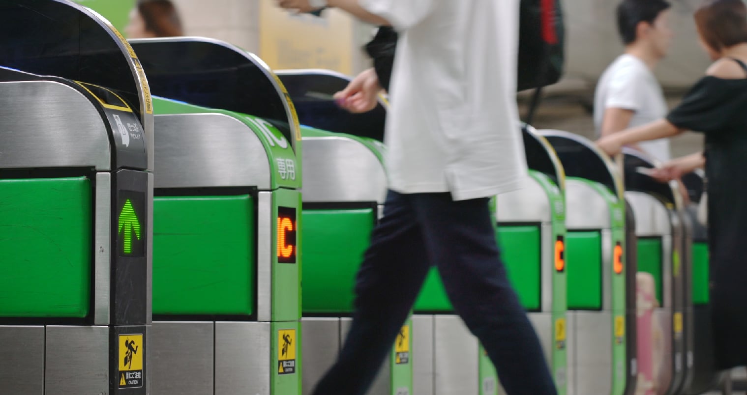 JR新宿駅からも徒歩5分の好アクセス