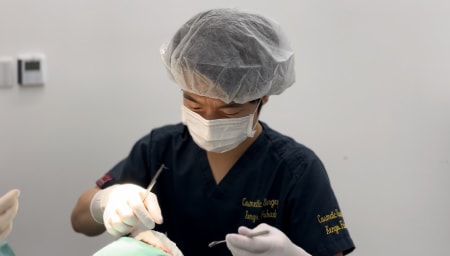 知識・経験豊富！日本美容外科学会認定美容外科専門医が執刀