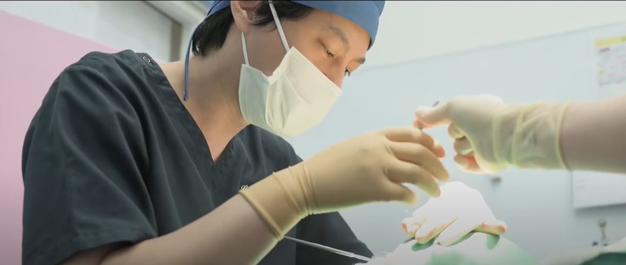 中谷医師によるデザインマーキングの様子