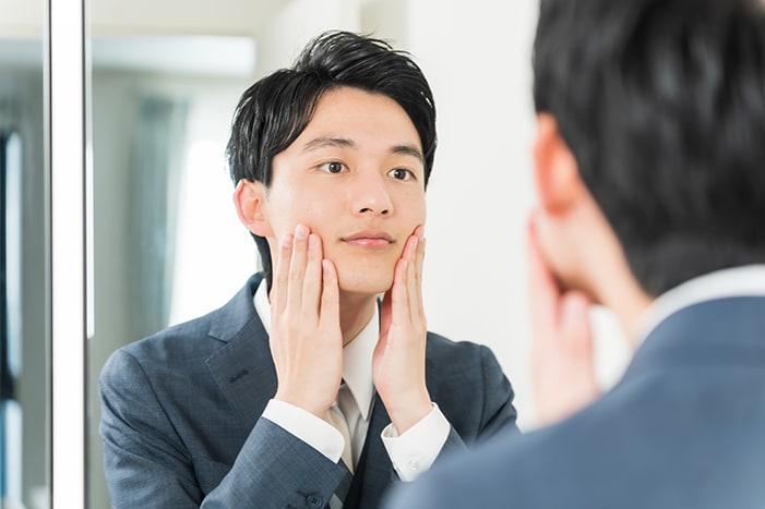 第一印象を「仕事モード」へ。メンズボトックスで手に入る清潔感