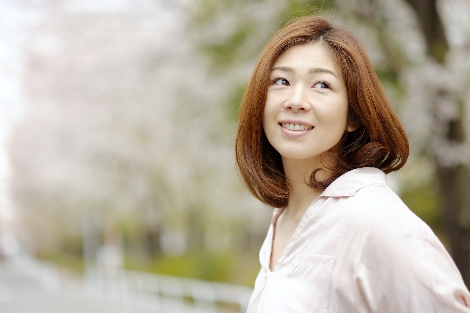 目が疲れると奥二重になるのはなぜ 湘南美容クリニック