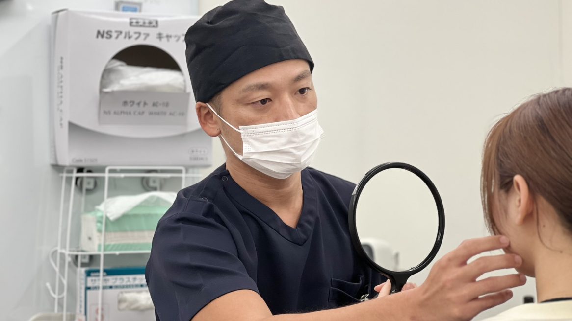 加藤重磨医師のデザイン中の写真